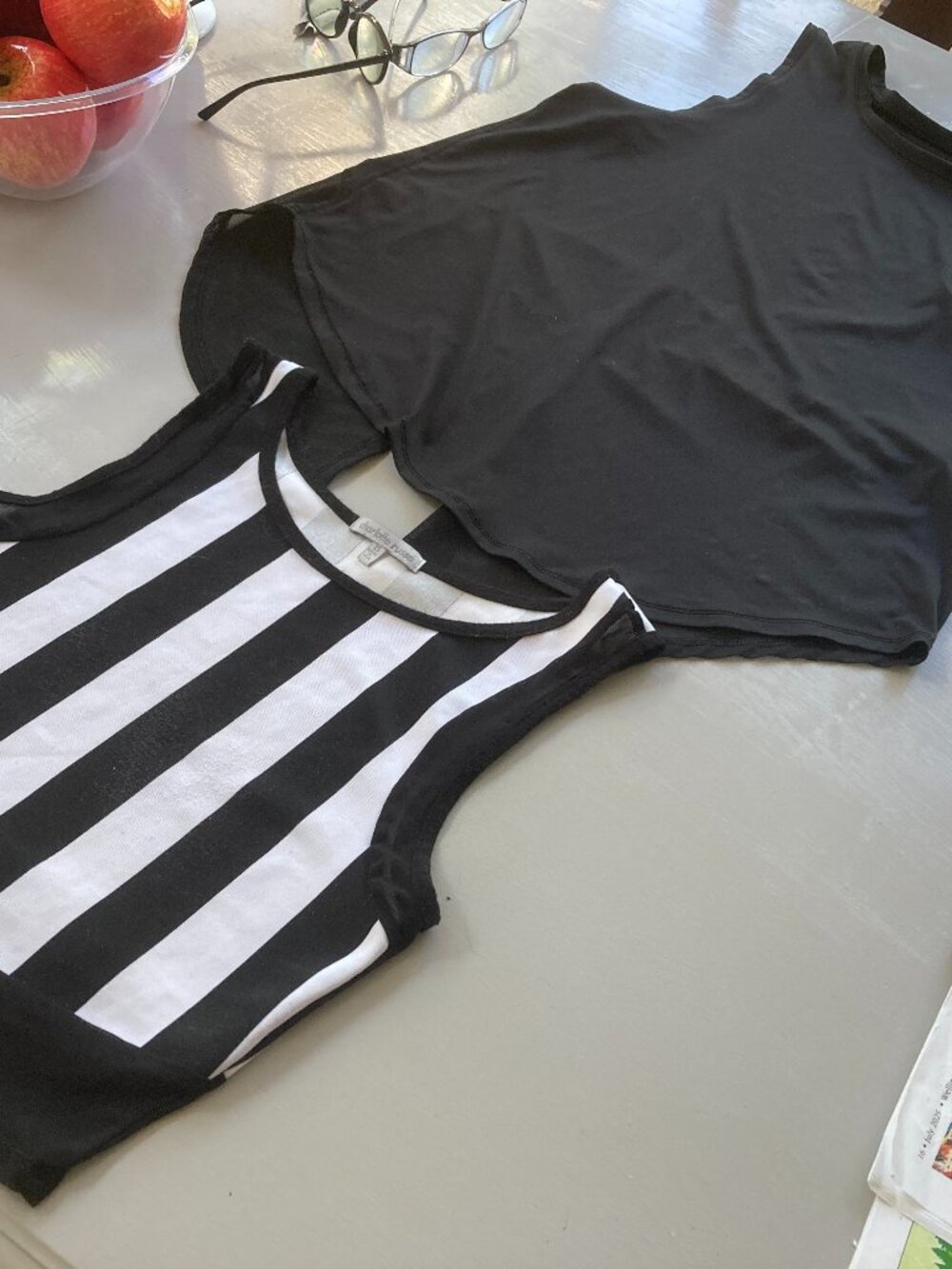 ATHLETIC TOPS (2) XS AVIA LING TANK & CROP STRIPED TOP BLACK & WHITE